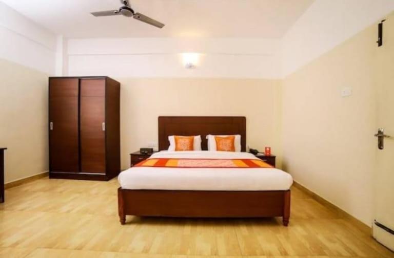 Hotel Tayas Trippapur Екстер'єр фото