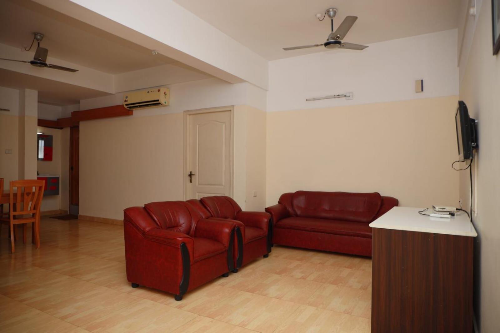 Hotel Tayas Trippapur Екстер'єр фото