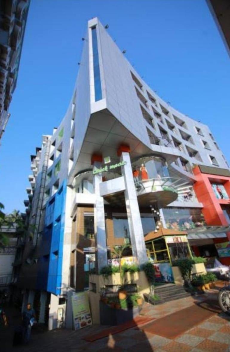 Hotel Tayas Trippapur Екстер'єр фото